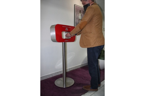 Unisterin Bezdotykowy dozownik do rąk na stojaku dozownik_do_dezynfekcji_donni